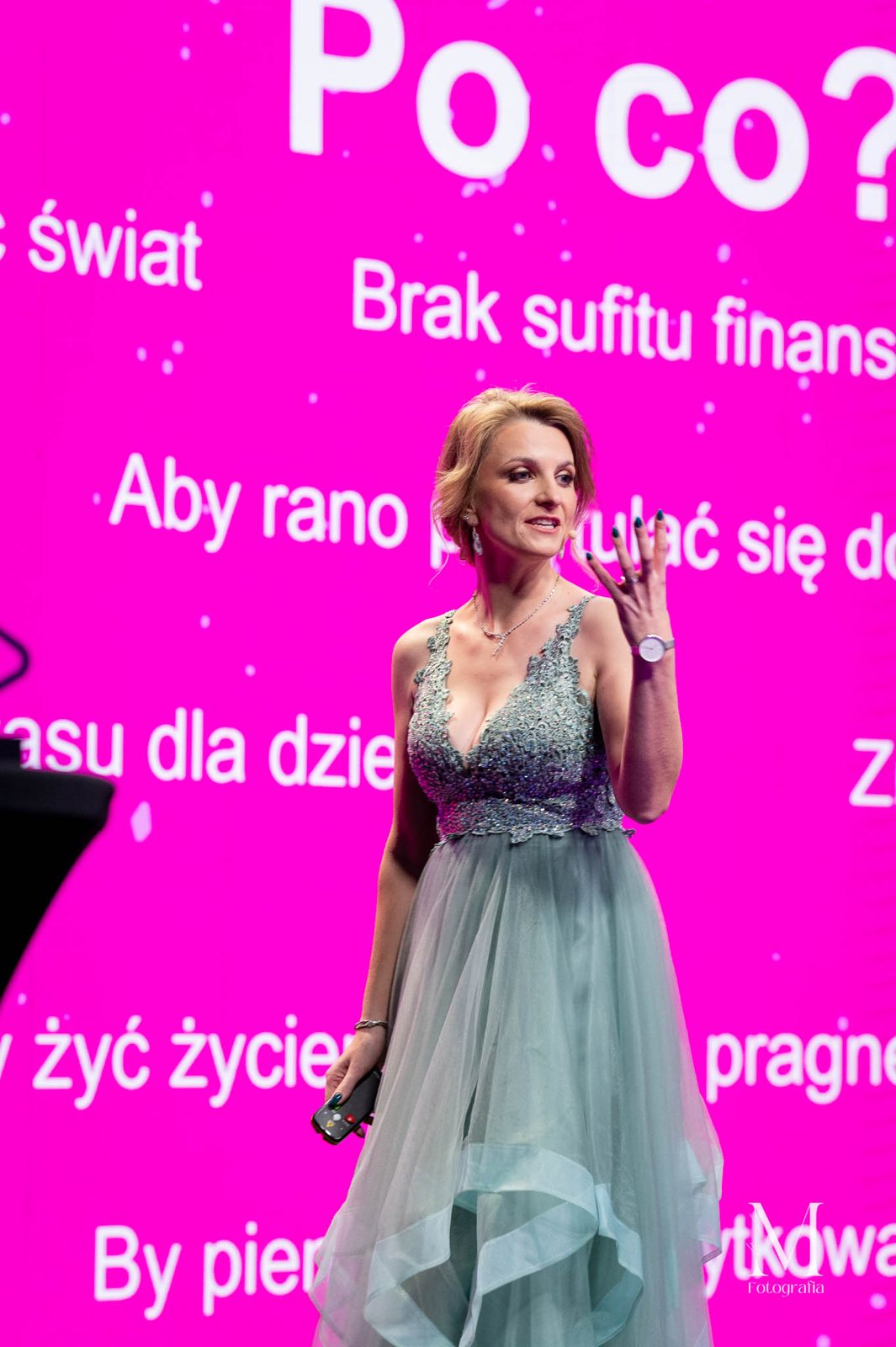 Ola Gościniak, pomysłodawczyni Kursorów Roku, na scenie podczas gali w 2023 roku